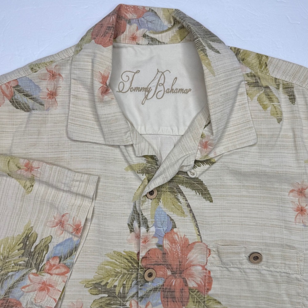 Tommy Bahama Button Down Men M Beige Silk Floral Hibiscus Tropical Camp Shirt